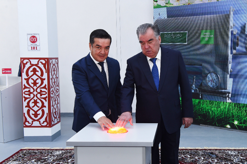 Президент Республики Таджикистан Эмомали Рахмон дал старт производству комбикормов на заводе «Доза-Агро»